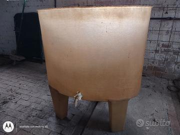 recipiente in vetroresina 