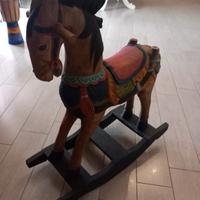Cavallino in legno 