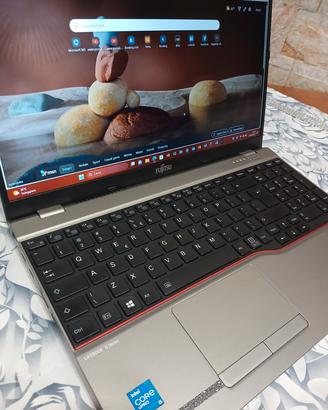 200 Fujitsu lifebook E7511 tack
