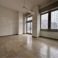 NEGOZIO UFFICIO DI 64MQ