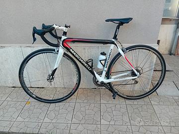 bici da corsa in carbonio 