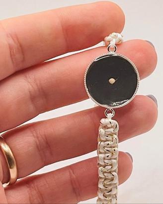Braccialetto macrame con seme di senape
