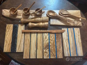 Materiale da cucina in ulivo