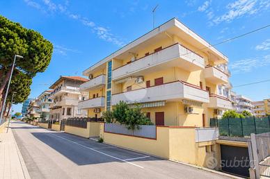 3 LOCALI A ALBA ADRIATICA