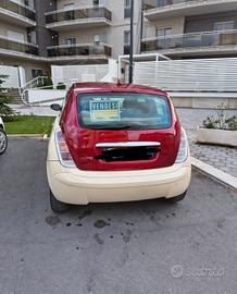 lancia y