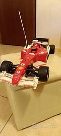 Ferrari F1 2004 radiocomandata con motore a scoppi