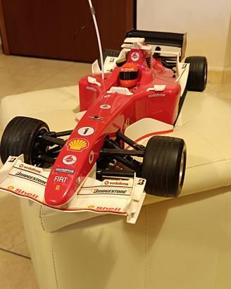 Ferrari F1 2004 radiocomandata con motore a scoppi