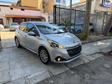 Peugeot 208 82CV 5 porte Allure