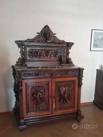 Credenza antica