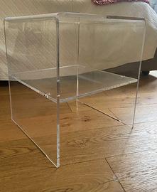 tavolino in plexy trasparente