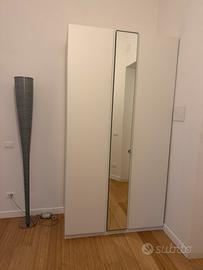 Armadio bianco con fascia specchiata
