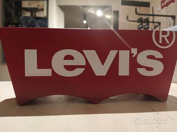 Insegna Levi's