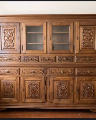 Soggiorno coordinato in Noce: Credenza