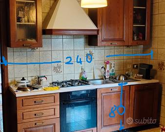 Cucina cm. 240 con forno, fuochi, lavastoviglie