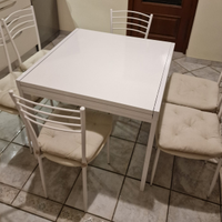Tavolo più sedie