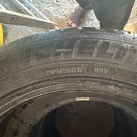 Gomme 205/55R17 95v Michelin