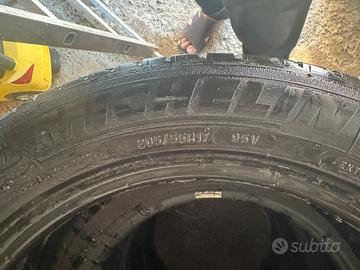 Gomme 205/55R17 95v Michelin