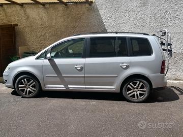 VOLKSWAGEN Touran - 2007