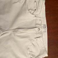 Jeans strappati bianchi skinny