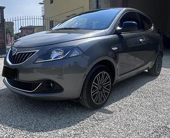 Lancia Ypsilon Ibrida