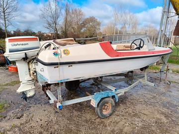 Scafo 4 metri con motore e carrello
