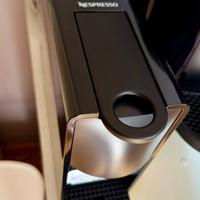 Macchina caffè Nespresso Essenza Mini – perfetta