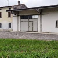 Castel Goffredo - Grande Cascina con Terreno e Mag