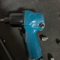 AVVITATORE PNEUMATICO AD IMPUSI