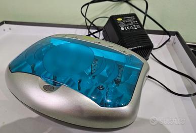 Caricabatterie Universale per battere Ni MH/Ni CD