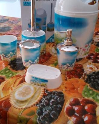 set 6 accessori da bagno in  plastica dura nuovo i