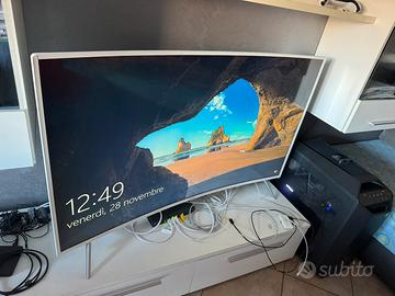 TV Samsung 49” Curvo Bianco