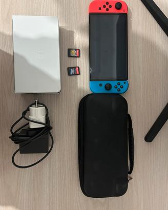 Nintendo Switch OLED  + 2 Giochi