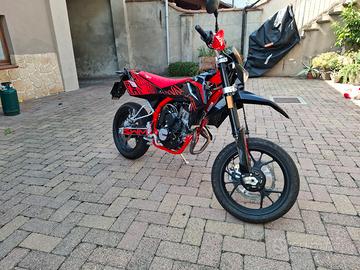 SWM sm 125R my 25 MOTARD
