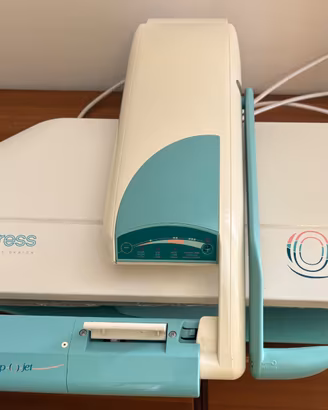 Stiratrice elettrica a pressione