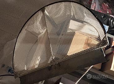 Rastrello per telline, corda retino e due pali.