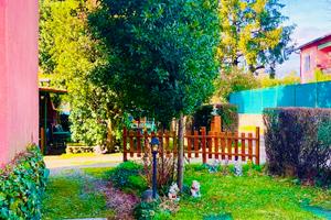 3 Locali DI 104 MQ CON GIARDINO, ORTO, BOX E CANT