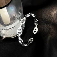 Braccialetti di maiale per donne.