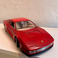 Modellino Ferrari Testarossa scala 1/18