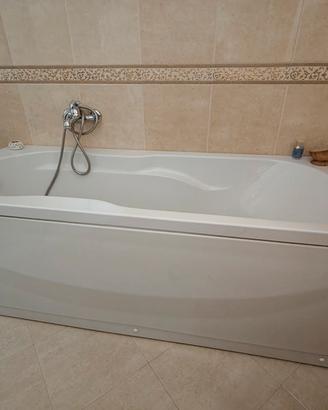 vasca da bagno  in vetroresina 