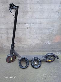 Monopattino elettrico XIAMI MI PRO