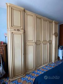 Guardaroba in legno in stile veneziano