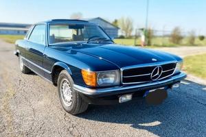 Mercedes SLC 350, anno 1972, colore blu