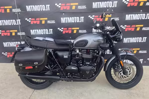 TRIUMPH Bonneville T120 Black Video 360