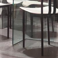 tavolo ovale in cristallo