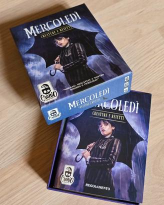Gioco di carte "Mercoledì" creature e reietti 