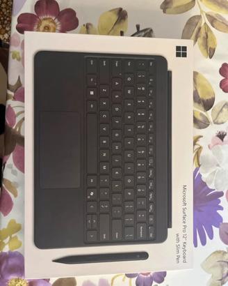 Tastiera Surface Pro da 12 pollici con Slim Pen