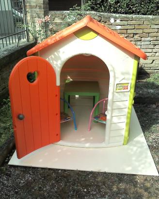 Casetta da giardino Smoby + 4 altalene di plastica