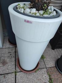 Vaso fioriera Kloris bianco alto di design