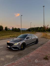MERCEDES CLA 45 AMG 381cv - 10/2015