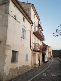 Casa in centro storico con vista da ristrutturare